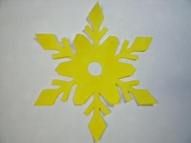 Snowflake Design #5 Laser Cut Appliques (Size: with FUSIBLE - 5", Color: Tonal - Yellow)